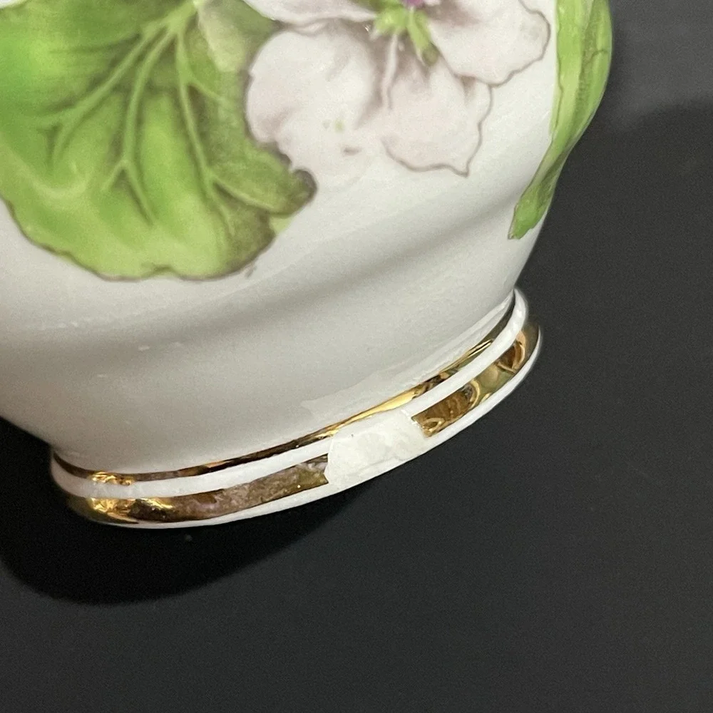 Vintage Salisbury Fine Bone China Sugar Bowl Creamer Geranium Gold Trim England